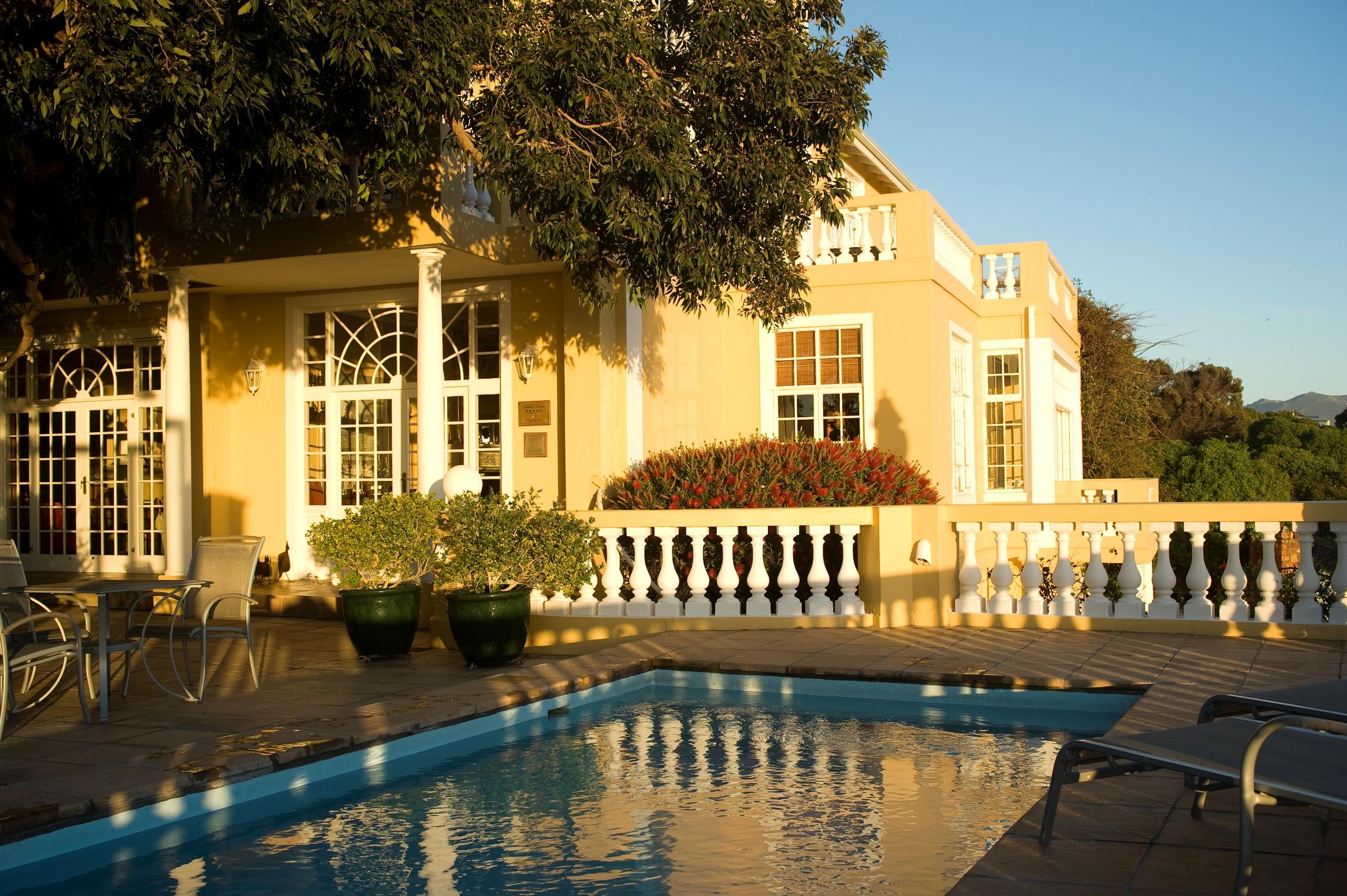 Colona Castle Lakeside Exterior foto